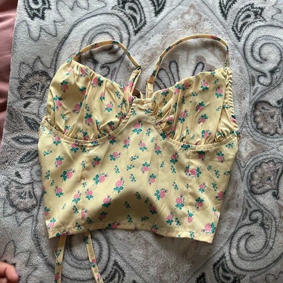 Floral print cross tie crop top - Picture 2 of 3